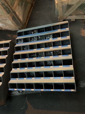 Bolt stand - PS Auction - We value the future - Largest in net auctions