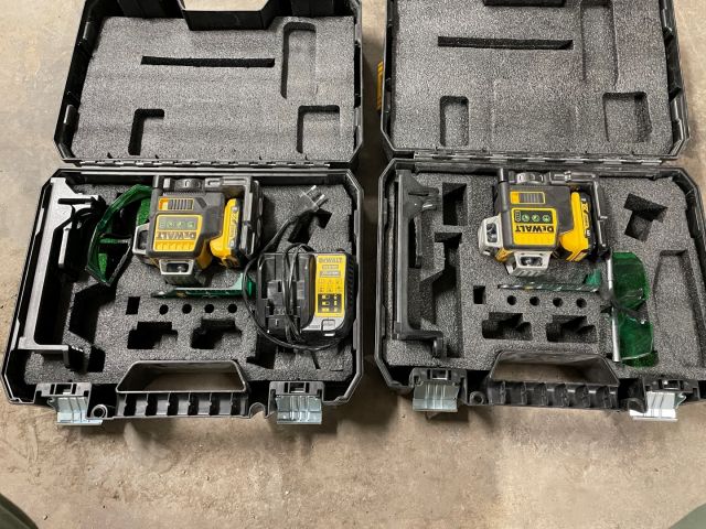849081-1 Cross lasers 2 DeWalt DCE089G