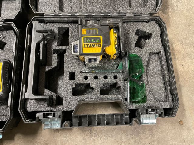 849081-2 Cross lasers 2 DeWalt DCE089G