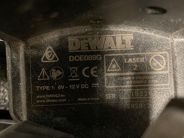 849081-4 Cross lasers 2 DeWalt DCE089G