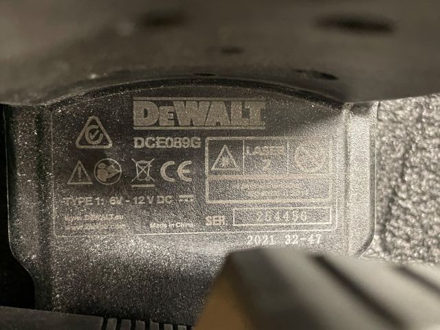 849081-8 Cross lasers 2 DeWalt DCE089G