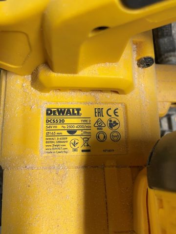849079-8 Chainsaw with guide rail DeWalt DCS520