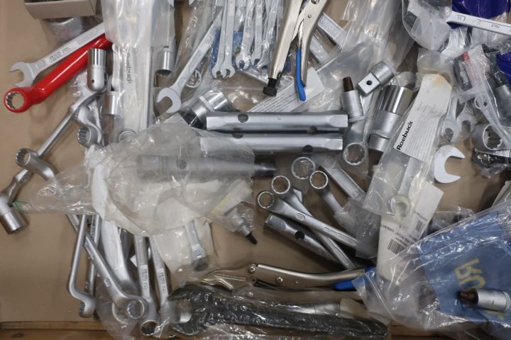 860823-4 Assortment with tools Roebuck, Gedore, Stahlwille etc