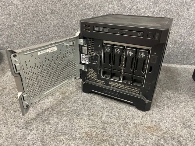 828704-6 NAS / Miniserver Synology DS918 + / HP MicroServer Gen8