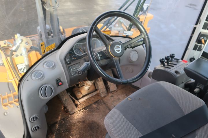 861363-20 Wheel loader, Volvo L90H - 2015