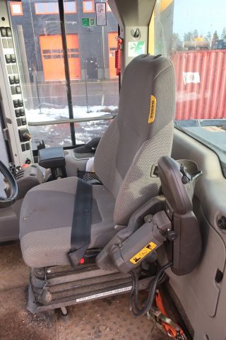 861363-21 Wheel loader, Volvo L90H - 2015