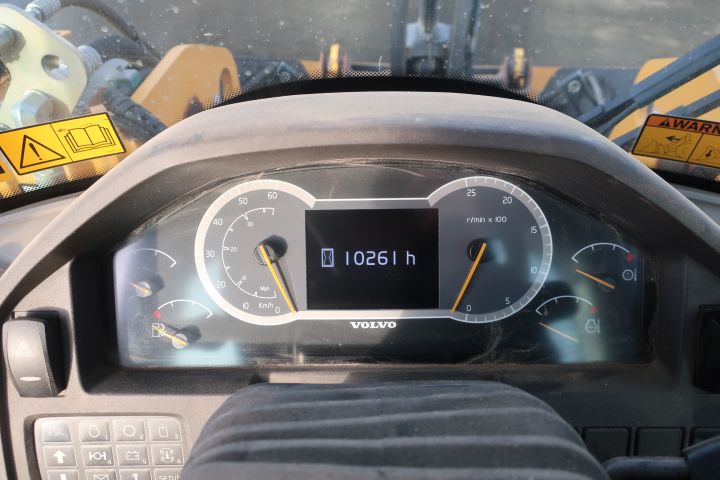 861363-24 Wheel loader, Volvo L90H - 2015