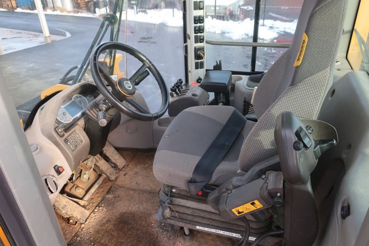 861363-30 Wheel loader, Volvo L90H - 2015
