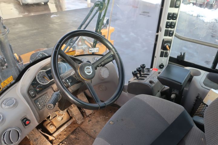 861363-31 Wheel loader, Volvo L90H - 2015