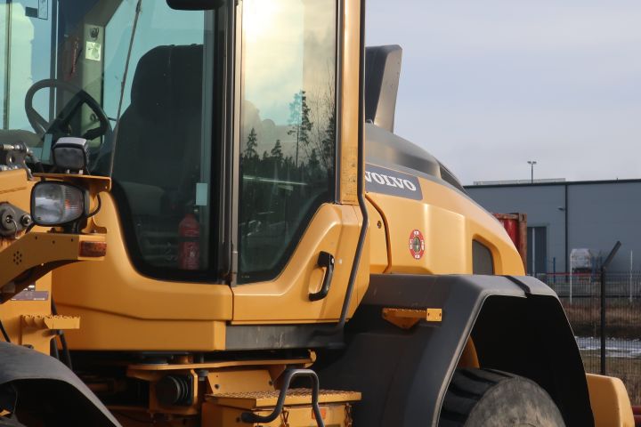 861363-82 Wheel loader, Volvo L90H - 2015