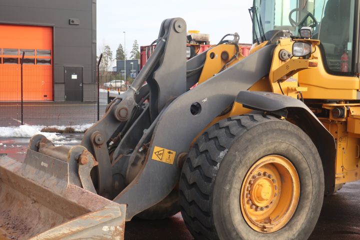 861363-84 Wheel loader, Volvo L90H - 2015