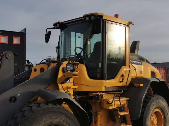 861363-2 Wheel loader, Volvo L90H - 2015
