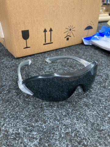 860858-2 14 pairs of goggles 3M 2841