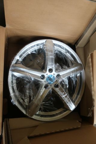 833574-1 2 alloy wheels, AEZ 19 ", 112x5