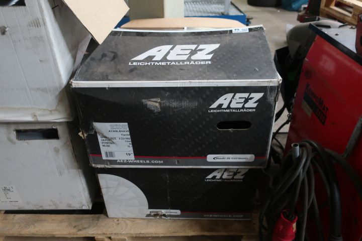 833574-3 2 alloy wheels, AEZ 19 ", 112x5