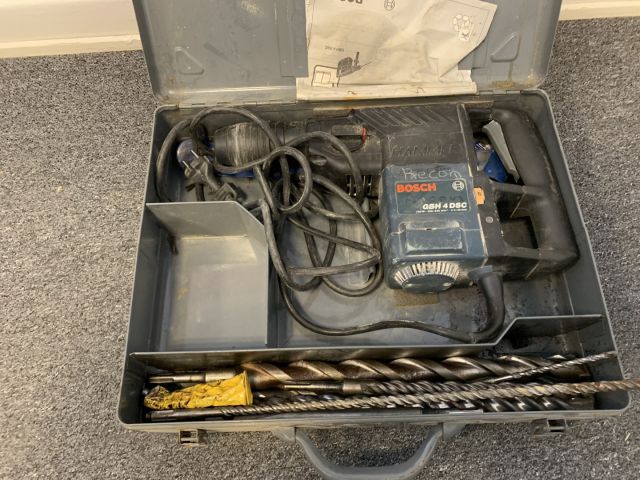 824475-1 Hammer drill Bosch GBH 4 DSC with drill