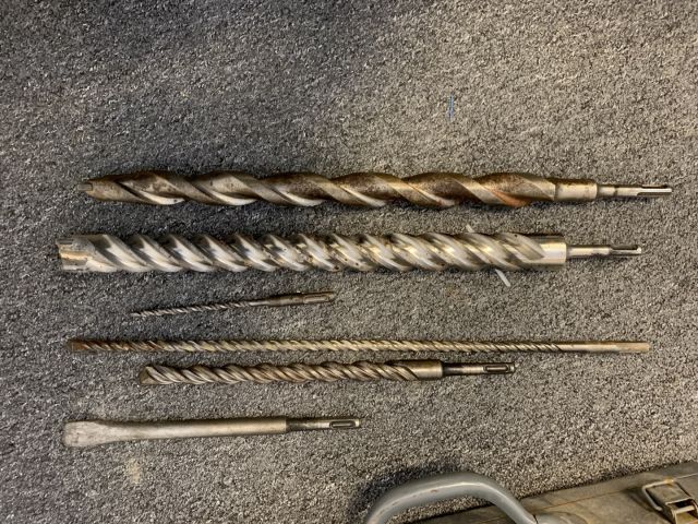 824475-4 Hammer drill Bosch GBH 4 DSC with drill