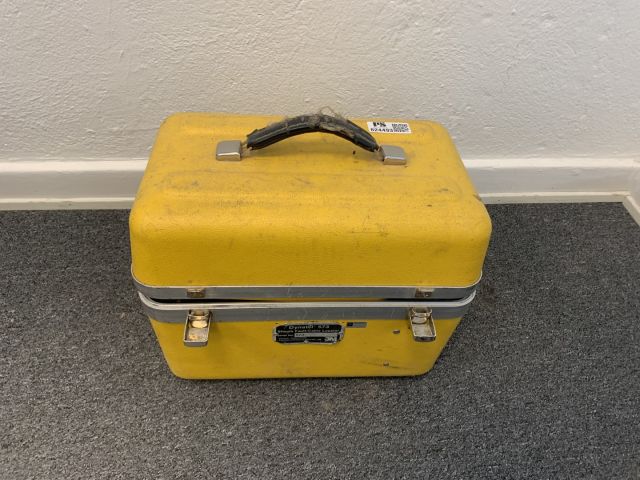 824493-5 Cable finder Dynatel 573