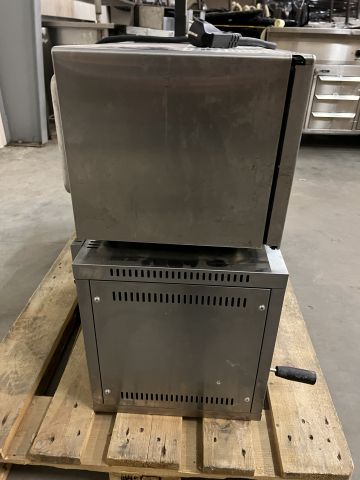 806185-2 Salamander and microwave