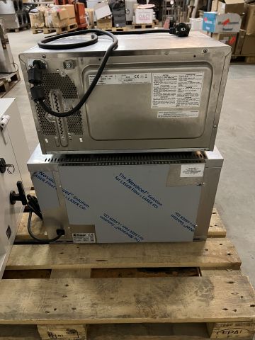 806185-3 Salamander and microwave