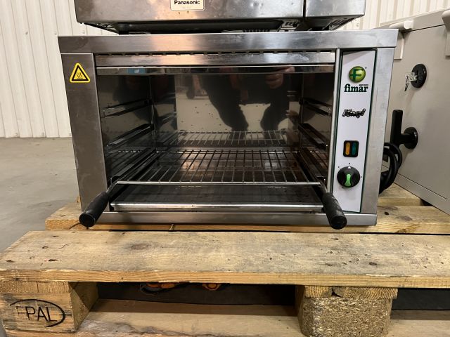 806185-8 Salamander and microwave