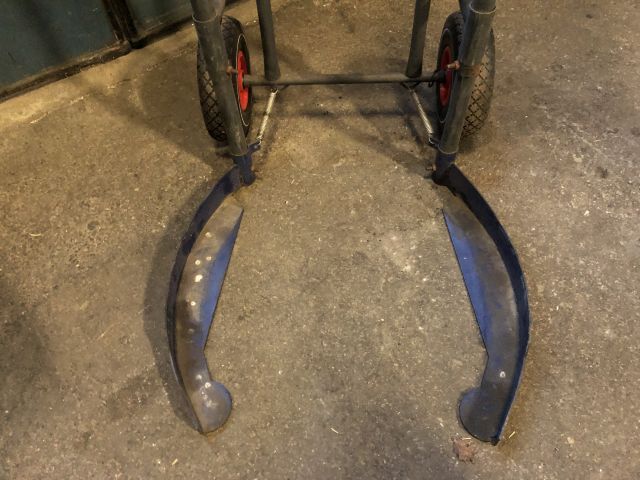 864054-3 Däckkärra