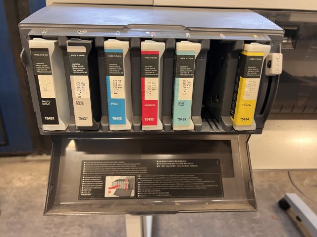 812202-10 Large format printer Epson Stylos Pro 7600