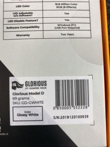 864446-3 Gaming Mus Glorious Model D Glossy Vit