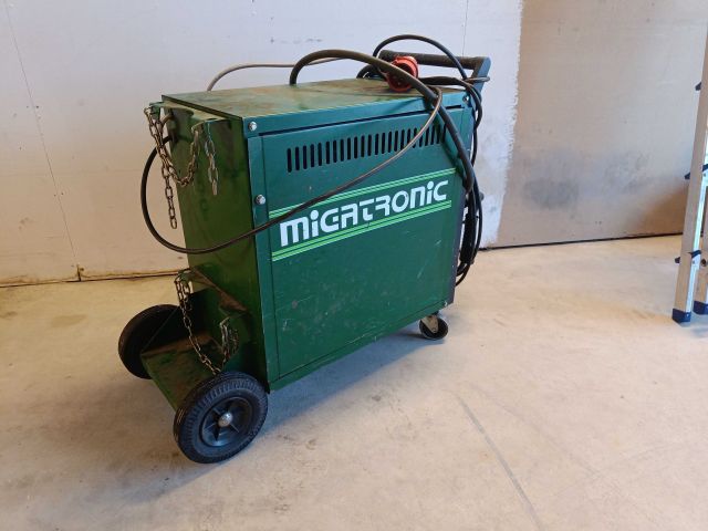 825972-6 Migsvets Mieatronic Automig 180 XE