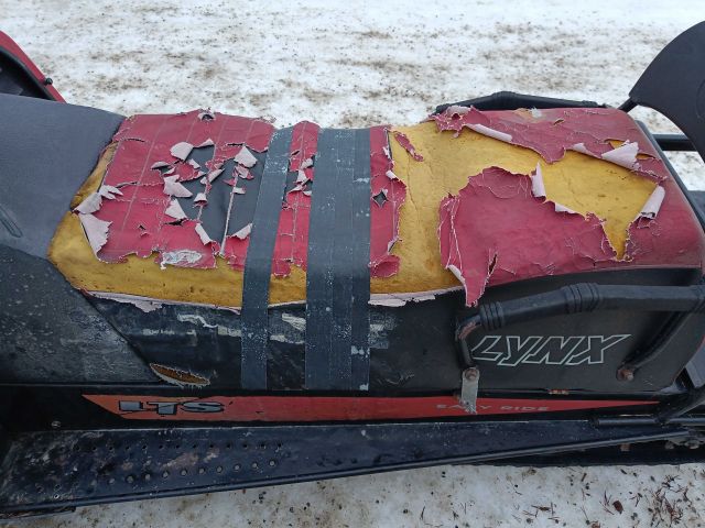 825982-39 Lynx GLX 5900 LTS -1993 Reg: CYZ100 Reparationsobjekt