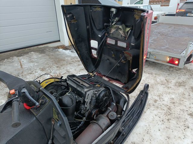 825982-65 Lynx GLX 5900 LTS -1993 Reg: CYZ100 Reparationsobjekt