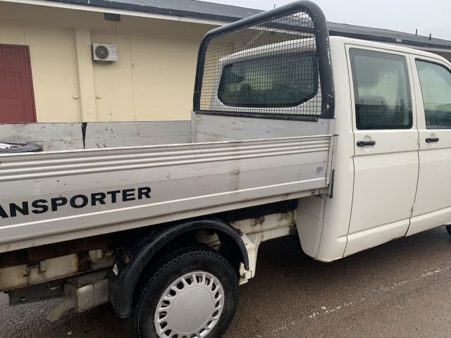 864741-16 VW Transporter double cab, 2.0 CNG