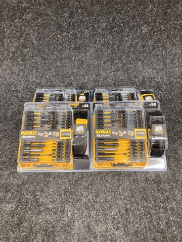 864233-2 4 bit sets DeWALT DT70733T-QZ