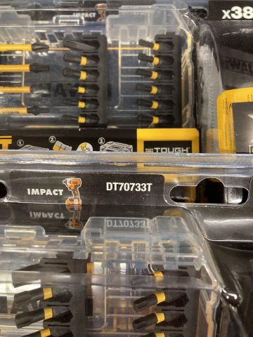 864233-4 4 bit sets DeWALT DT70733T-QZ