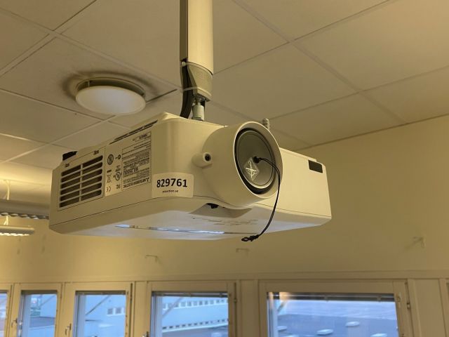 828938-1 Projektor med duk för demontering Mitsubishi WL2650U