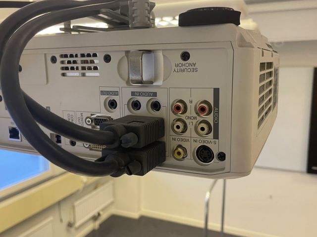 828938-5 Projektor med duk för demontering Mitsubishi WL2650U