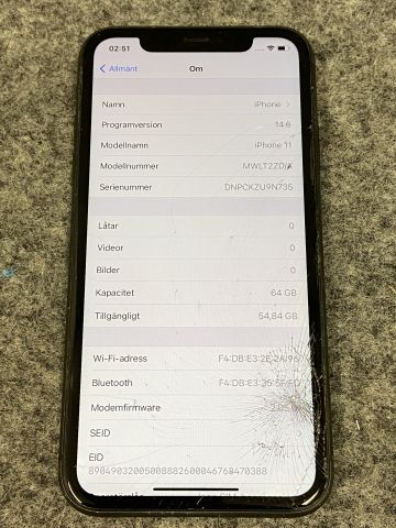 849126-4 iPhone 11 64GB Svart (sprucken skärm)