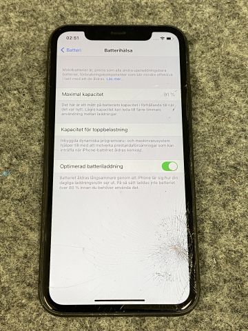 849126-5 iPhone 11 64GB Svart (sprucken skärm)