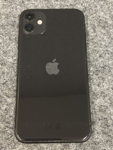 849126-2 iPhone 11 64GB Svart (sprucken skärm)