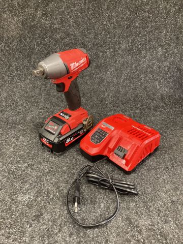865265-1 Nutrunner Milwaukee M18 FIWP12 incl battery 8.0Ah and charger M12-18FC