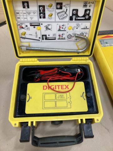 865293-3 Cable finder with signal generator LEICA DigiCat 550i DigiTex 100t (Used condition)
