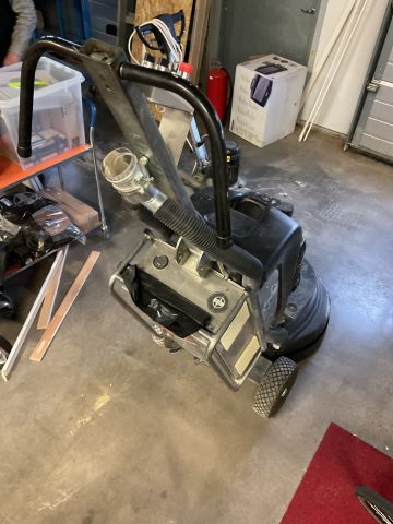 836620-5 Concrete grinder with vacuum cleaner HTC-650E