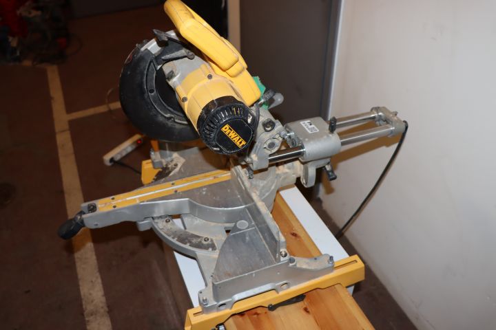 787976-1 Dewalt DW712N -qs Chainsaw