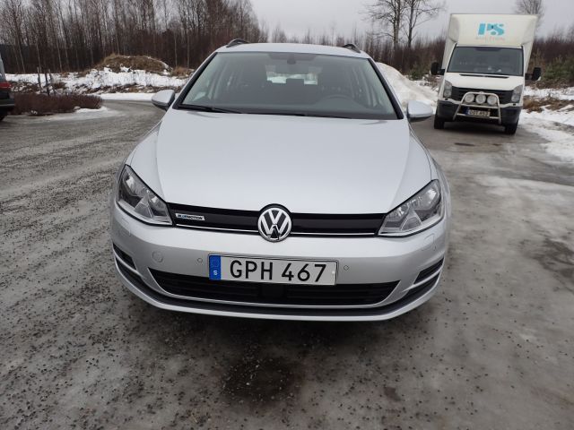 753686-2 Volkswagen AUV GOLF, 2015. Petrol / Gas. LOW MILES