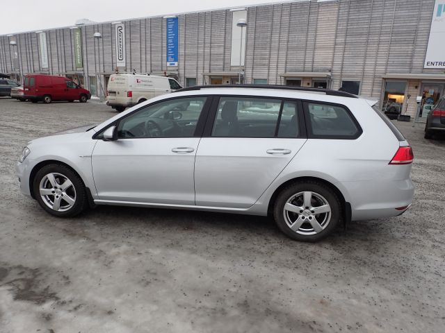 753686-8 Volkswagen AUV GOLF, 2015. Petrol / Gas. LOW MILES
