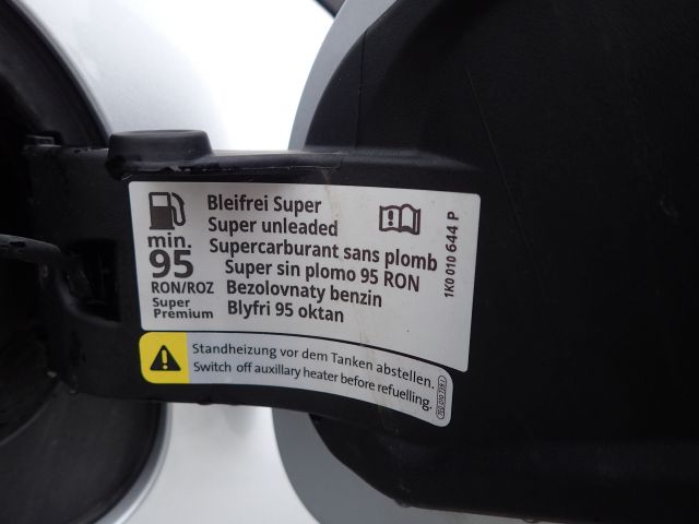 753686-36 Volkswagen AUV GOLF, 2015. Petrol / Gas. LOW MILES