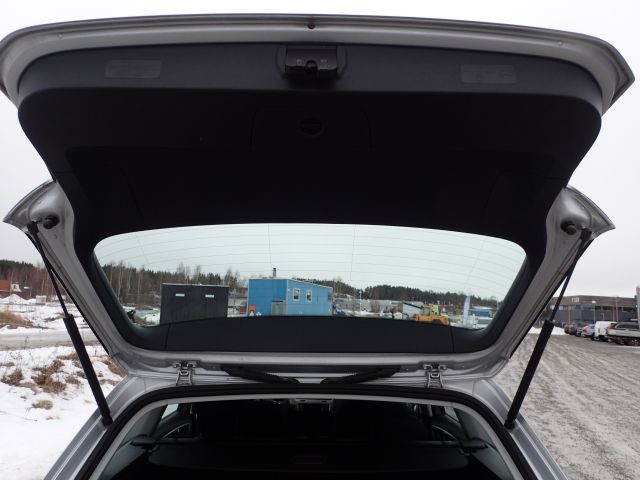 753686-53 Volkswagen AUV GOLF, 2015. Petrol / Gas. LOW MILES