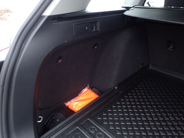 753686-55 Volkswagen AUV GOLF, 2015. Petrol / Gas. LOW MILES