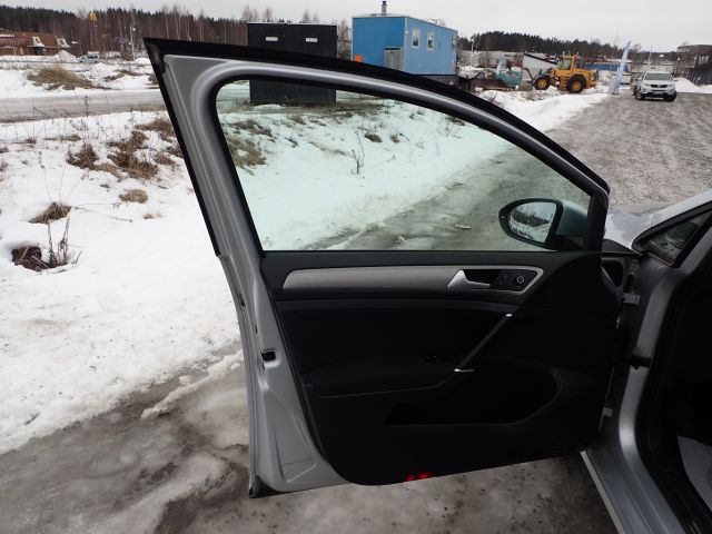 753686-68 Volkswagen AUV GOLF, 2015. Petrol / Gas. LOW MILES