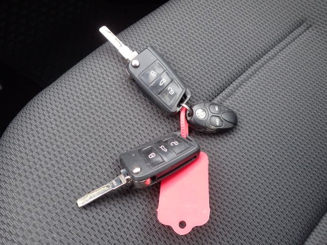 753686-75 Volkswagen AUV GOLF, 2015. Petrol / Gas. LOW MILES